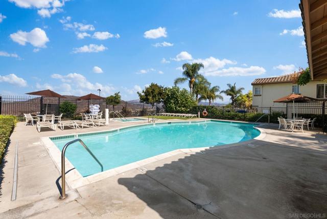 10860 Ivy Hill Dr, San Diego CA: https://media.crmls.org/mediaz/c80f4727-6e88-4481-977e-5bc207a06de2.jpg