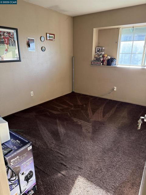 278 6th St, Richmond CA: https://media.crmls.org/mediaz/c80fc249-c7d0-4dba-add9-d3c1a0aa1946.jpg