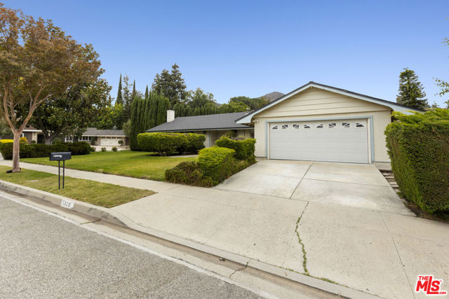 1379 Acapulco Avenue, Simi Valley CA: https://media.crmls.org/mediaz/c80fc83a-30a5-42f0-8f3a-120ed8aeeea2.jpg