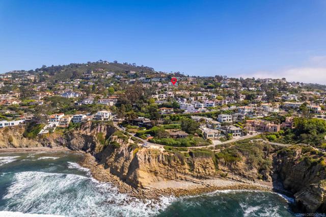 1543 Soledad Avenue, La Jolla CA: https://media.crmls.org/mediaz/c811025c-faba-4463-b6e8-38d05d7dde28.jpg