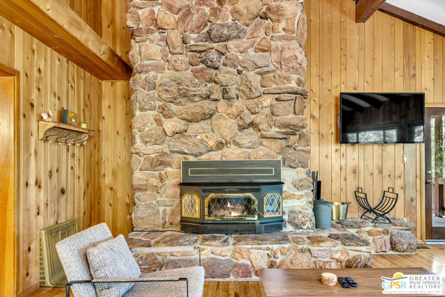 26540 Crestview Drive, Idyllwild CA: https://media.crmls.org/mediaz/c8110d61-178a-42a6-a444-77a4a3f9045c.jpg