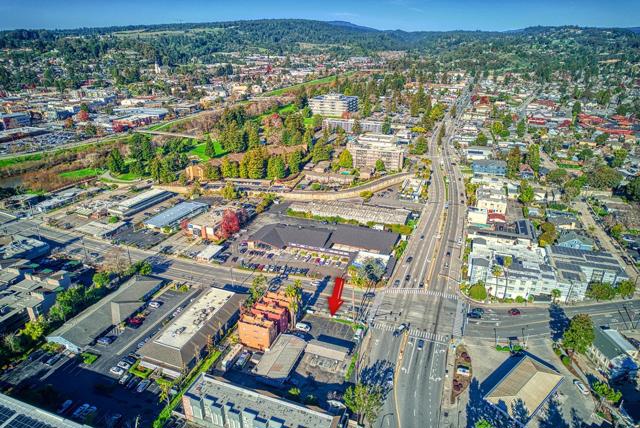 Image 3 of 13 For 433 Ocean Street