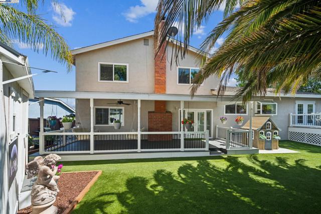 2740 Mohawk Cir, San Ramon CA: https://media.crmls.org/mediaz/c811e818-129c-40da-b1a4-b51e65f2dbc2.jpg