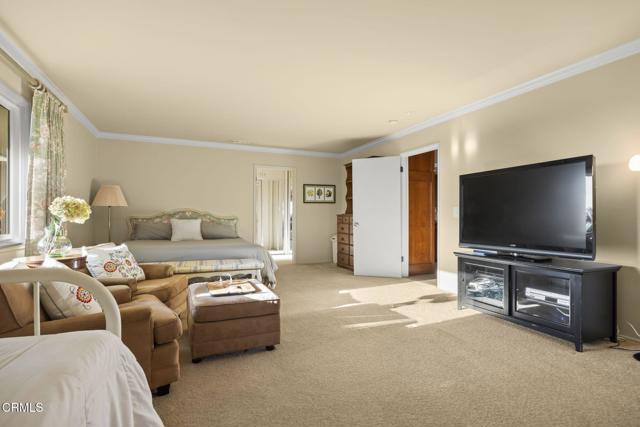 635 Via Del Cerro, Camarillo CA: https://media.crmls.org/mediaz/c812d00f-12d5-4033-a33e-2488511a34c9.jpg