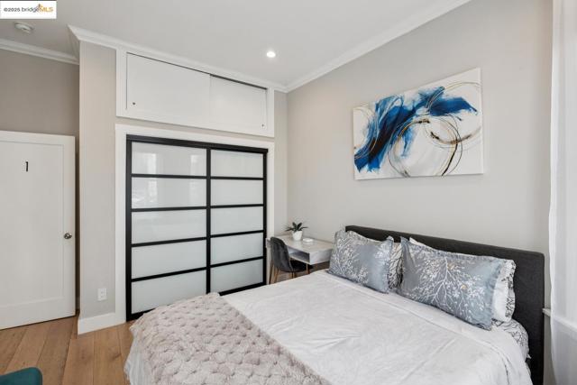 1537 Revere AVE, San Francisco CA: https://media.crmls.org/mediaz/c812d515-7a96-438e-9966-12ad52c952fb.jpg