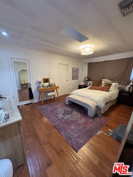 864 Granville Avenue photo 37
