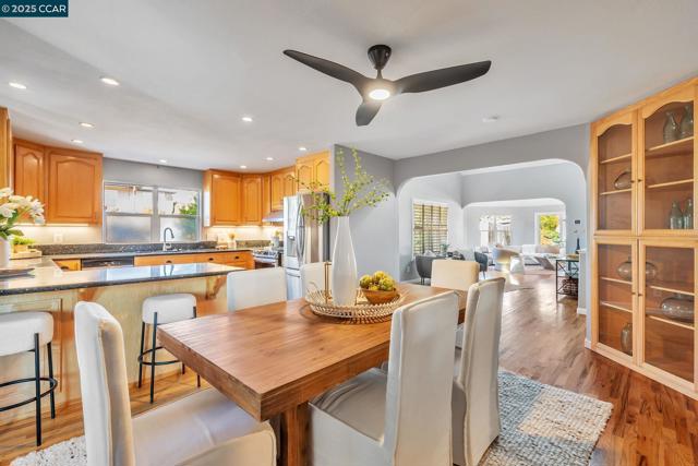 300 Saint Augustine Ct, Benicia CA: https://media.crmls.org/mediaz/c8131b72-6d0a-4eaa-807d-086ca892f4c3.jpg