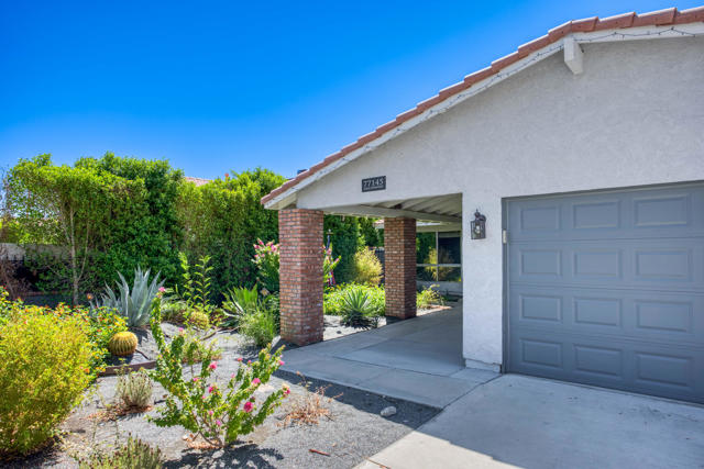77145 Calle Durango, La Quinta CA: https://media.crmls.org/mediaz/c813324f-cfb1-4461-851c-f1aa746b31b3.jpg