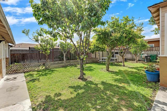 15028 Grenda St, San Leandro CA: https://media.crmls.org/mediaz/c813e0bc-b712-42fc-b070-ac47b2d1feb3.jpg