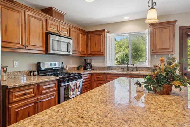 Detail Gallery Image 13 of 75 For 1480 Round Potrero Rd, Potrero,  CA 91963 - 3 Beds | 2/1 Baths