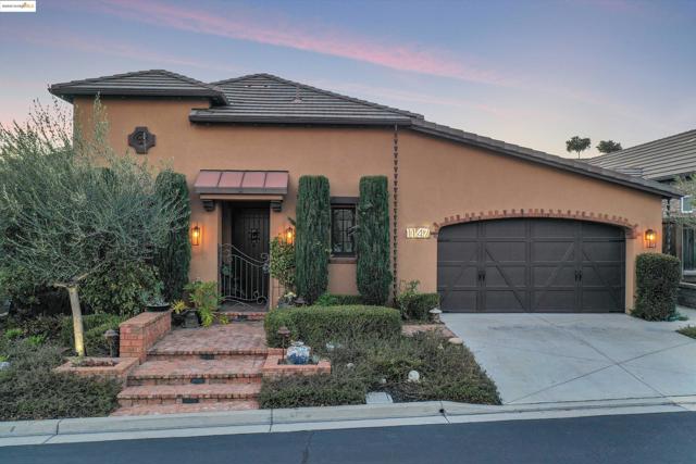 1147 Saint Julien St, Brentwood CA: https://media.crmls.org/mediaz/c815446b-1c09-4e87-b8d4-dd79fb8149b0.jpg