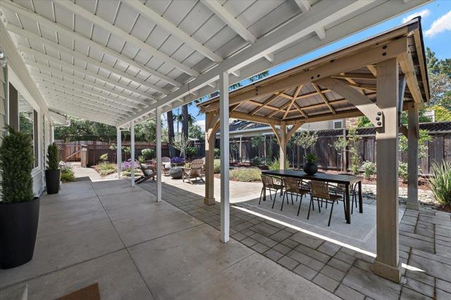 1480 Oakhurst Avenue, Los Altos CA: https://media.crmls.org/mediaz/c815b0ec-90e4-4090-8ae6-c7fe6695a3e7.jpg