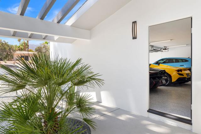 46380 Desert Lily Drive, Palm Desert CA: https://media.crmls.org/mediaz/c815b321-c862-40dc-8f57-1a1d87c77744.jpg