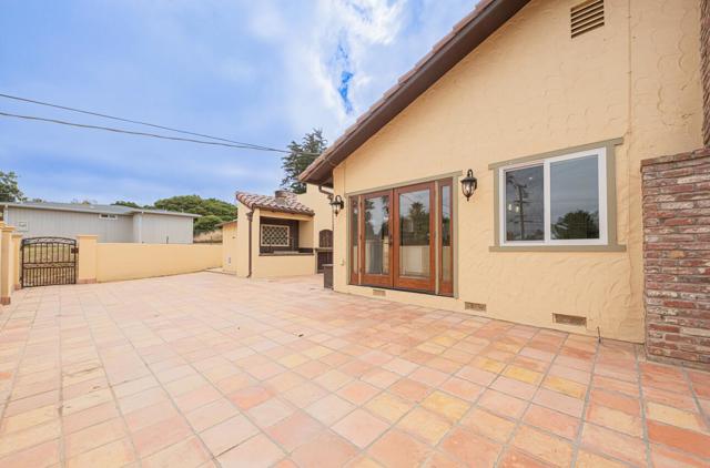 10883 Assisi Way, Salinas CA: https://media.crmls.org/mediaz/c8170c19-ac28-4ec9-9983-6715ae3aad40.jpg
