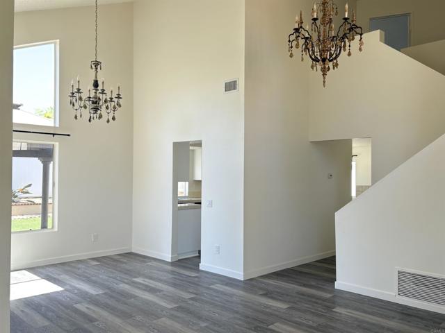 Detail Gallery Image 8 of 41 For 735 Rivertree Dr, Oceanside,  CA 92058 - 4 Beds | 3 Baths