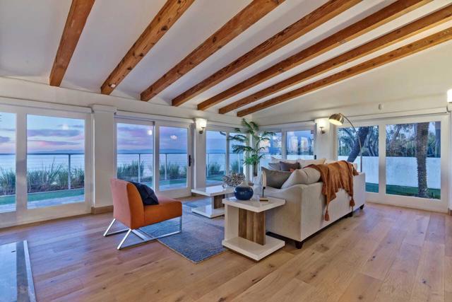 Living Area (9)