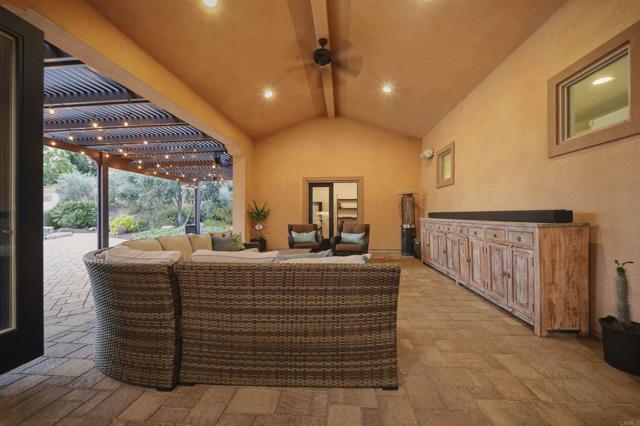 2914 Morning Creek Road, Chula Vista CA: https://media.crmls.org/mediaz/c81a1d60-71c6-4544-a47a-0faf3f4f1491.jpg