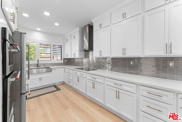 1003 Muirfield Drive, Newport Beach CA: https://media.crmls.org/mediaz/c81a6388-7c9f-4b44-82b8-0295a9ca00fc.jpg