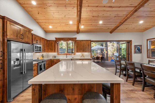 41562 Stone Bridge Road, Big Bear CA: https://media.crmls.org/mediaz/c81a6d82-cfc8-4b05-b6d5-f745aef41a6f.jpg