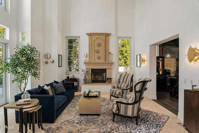 1069 Corte Barroso, Camarillo CA: https://media.crmls.org/mediaz/c81a7fab-2b3a-4c7b-99d7-1863f673ca2e.jpg