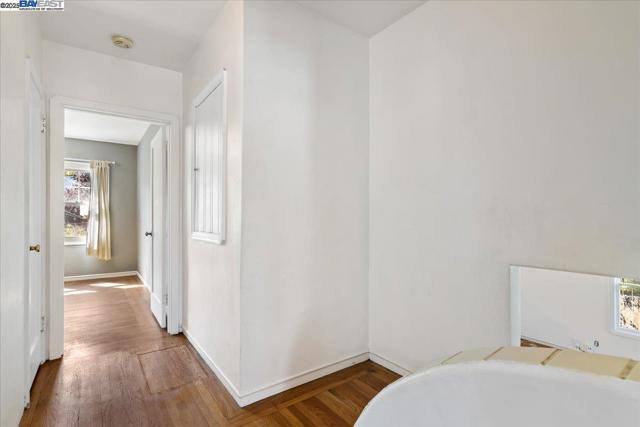 137 Viewmont Ave, Vallejo CA: https://media.crmls.org/mediaz/c81a977a-b82e-414f-9cf5-700a24749c9b.jpg