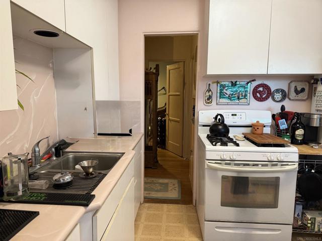 3761 Poe Street, San Diego CA: https://media.crmls.org/mediaz/c81b0cc4-245d-46c2-b011-2b64f637297c.jpg
