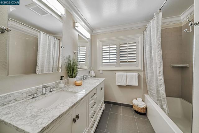 732 Graham Ct, Danville CA: https://media.crmls.org/mediaz/c81b25a9-6ccf-4ee2-a9e0-a3773b1af4e0.jpg