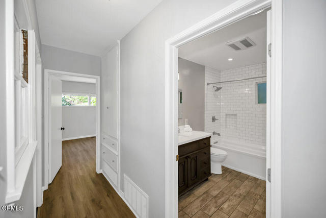 41 E Bonita Avenue, Sierra Madre CA: https://media.crmls.org/mediaz/c81b82f5-9e19-49d0-b262-7cd89753a171.jpg