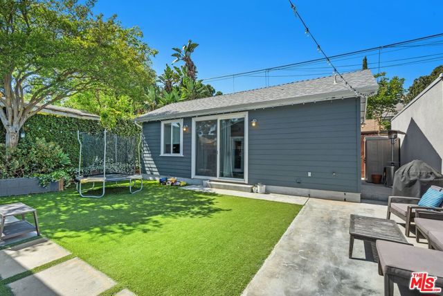 4139 Camero Avenue, Los Angeles CA: https://media.crmls.org/mediaz/c81bcbe1-9f5f-49dd-990d-0ecb7f7f739a.jpg