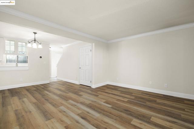 2141 Northwood Cir, Concord CA: https://media.crmls.org/mediaz/c81cb66c-dbe3-47c6-befc-0755caa8fb43.jpg