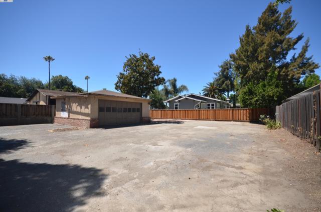 4544 Thornton Ave, Fremont CA: https://media.crmls.org/mediaz/c81d75e3-9dd2-4434-b282-61f3c778986c.jpg