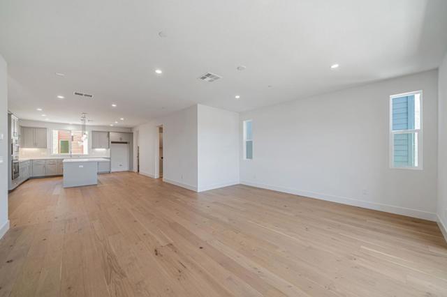 1017 Sinopia Terrace, San Ramon CA: https://media.crmls.org/mediaz/c81e13a5-2609-450d-b978-7d636dff1a71.jpg