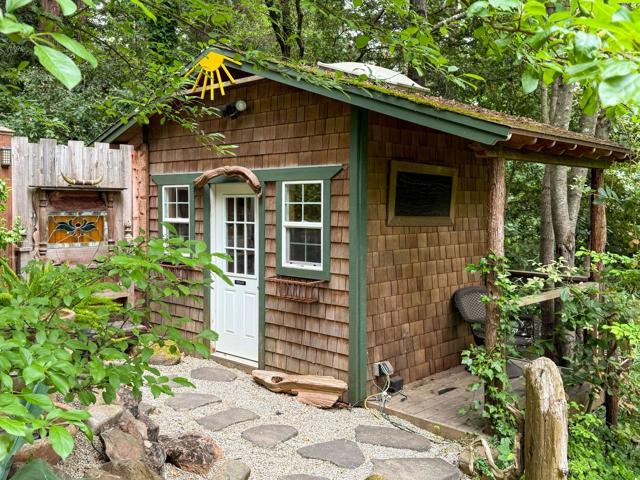 281 Olson Road, Soquel CA: https://media.crmls.org/mediaz/c81e20b7-2441-4646-aa71-0dae38f04424.jpg