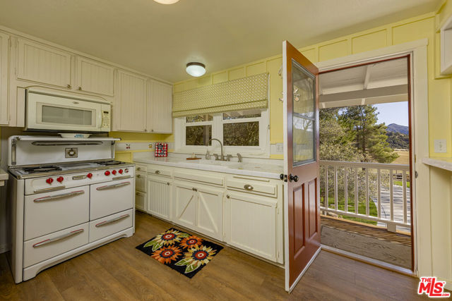 29433 Highway 33 Highway, Maricopa CA: https://media.crmls.org/mediaz/c81e3244-a31f-49a1-9a23-e5bc7c3bd4e3.jpg