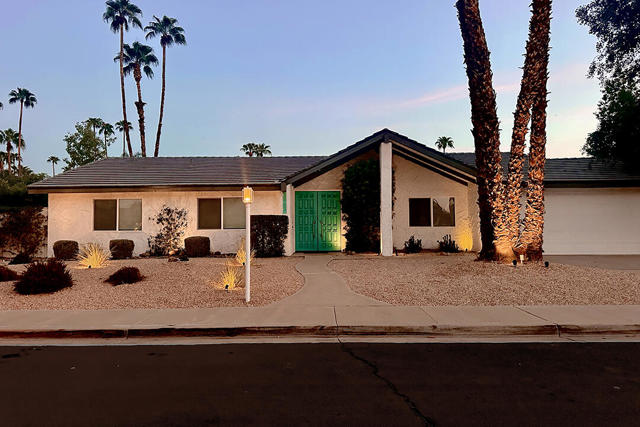 2963 E Orella Circle, Palm Springs, CA 92264