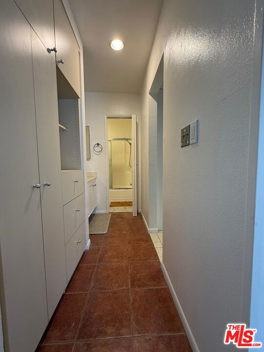 5257 Radford Avenue, Valley Village CA: https://media.crmls.org/mediaz/c81e7796-c15e-4833-b4e0-e7d157c5d71e.jpg