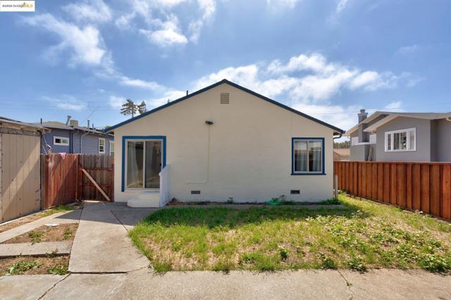 527 42nd Street, Richmond CA: https://media.crmls.org/mediaz/c81f3b51-47a4-406e-8f46-3756571a05a8.jpg