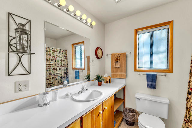 52402 Pine Ridge Road, Idyllwild CA: https://media.crmls.org/mediaz/c8202abe-829d-47da-805d-86b397684ec8.jpg