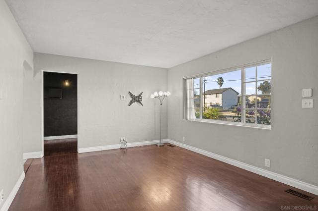 795 W Washington Ave, El Cajon CA: https://media.crmls.org/mediaz/c820c439-8af6-41bc-a6d8-afb938241e33.jpg