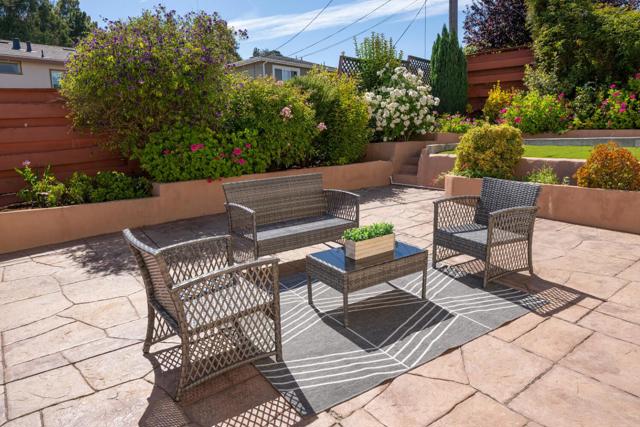 1149 Glenwood Drive, Millbrae CA: https://media.crmls.org/mediaz/c8220858-9d45-4e91-8174-512b00aabfea.jpg