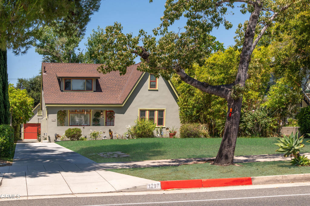 1297 N Hill Avenue