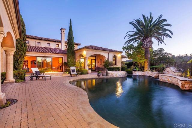 Detail Gallery Image 4 of 14 For 4860 Rancho Verde Trail, San Diego,  CA 92130 - 5 Beds | 5/2 Baths