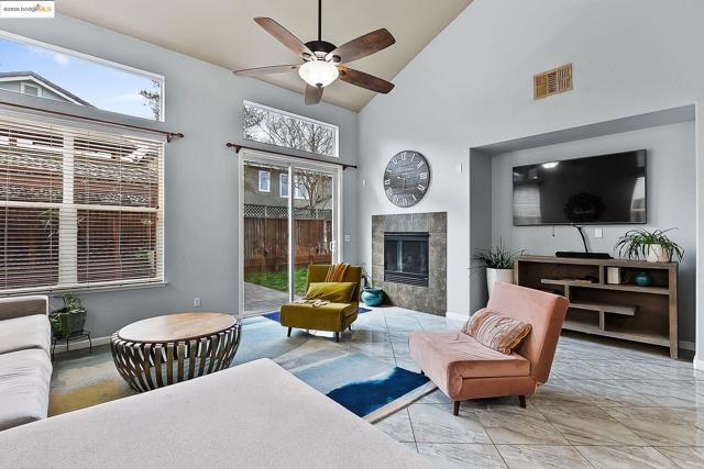 3551 Keystone Loop, Discovery Bay CA: https://media.crmls.org/mediaz/c8228cd2-ac3c-48f1-a86d-7bb349d45d7d.jpg