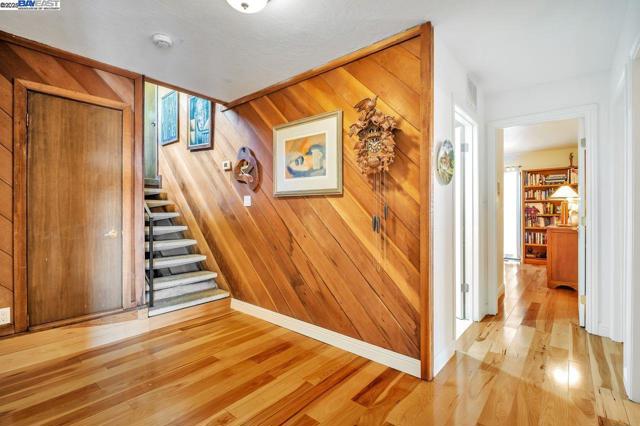 31865 Chicoine Ave, Hayward CA: https://media.crmls.org/mediaz/c822a7d2-7b00-43d0-b569-886e7336c1e4.jpg
