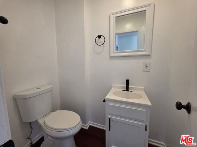 4822 Mascot Street, Los Angeles CA: https://media.crmls.org/mediaz/c8236767-20f4-4210-994f-d99bc9563987.jpg