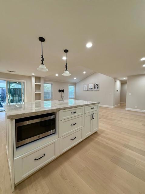 3179 Christopher Way, San Ramon CA: https://media.crmls.org/mediaz/c8245f1b-8f02-4679-a3ee-692413b38e79.jpg