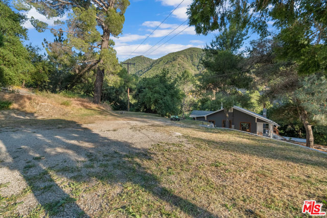 17832 Little Tujunga Canyon Road, Santa Clarita CA: https://media.crmls.org/mediaz/c824a43c-4cfe-4e64-9f6d-ab8b6baa7663.jpg