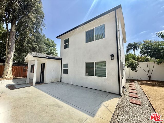 5756 Fallbrook Avenue, Woodland Hills CA: https://media.crmls.org/mediaz/c826c110-fb44-48da-8513-9749ad28cd13.jpg