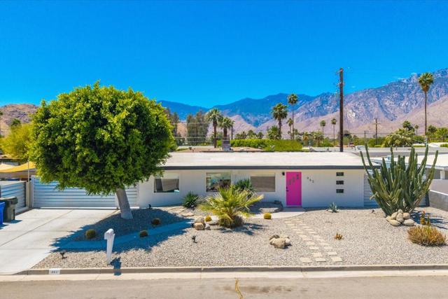 963 S Paseo Caroleta, Palm Springs CA: https://media.crmls.org/mediaz/c826e982-5b68-4467-898c-1ef16095dce4.jpg