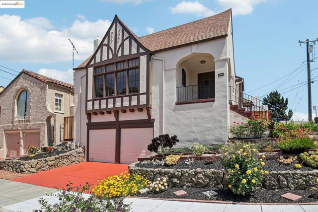 2900 Sheffield Ave, Oakland CA: https://media.crmls.org/mediaz/c82750d3-a3ba-448f-a2ed-8ec79c4b4d71.jpg
